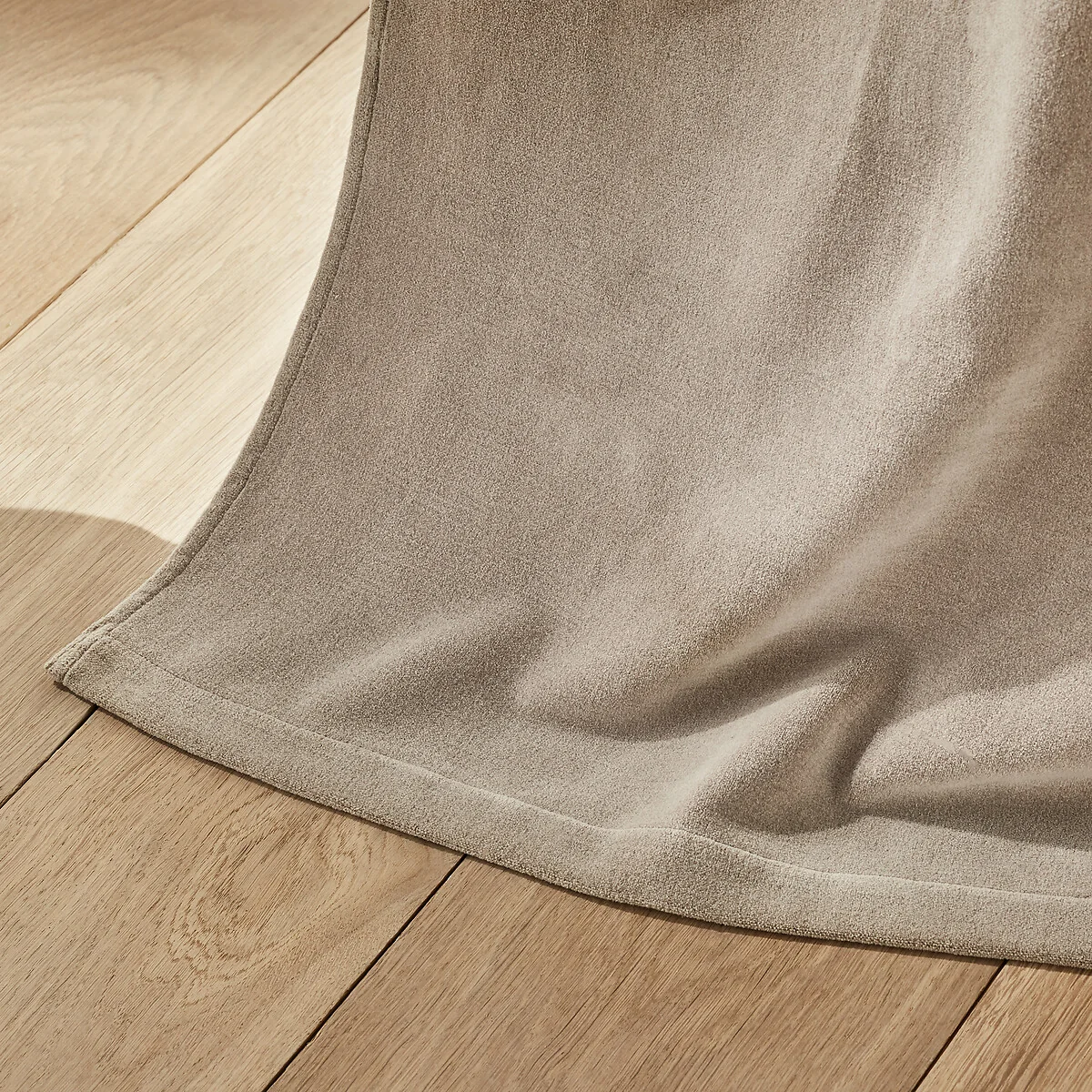 Nyodhi Stonewashed Velvet Curtain – image 3