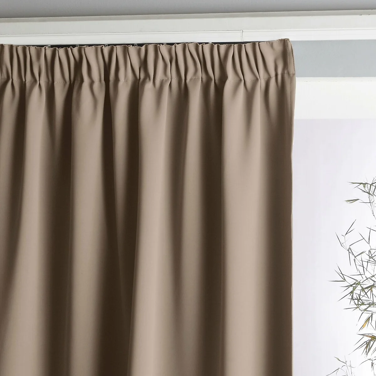 Voda Blackout Radiator Curtain with Pleating – image 1