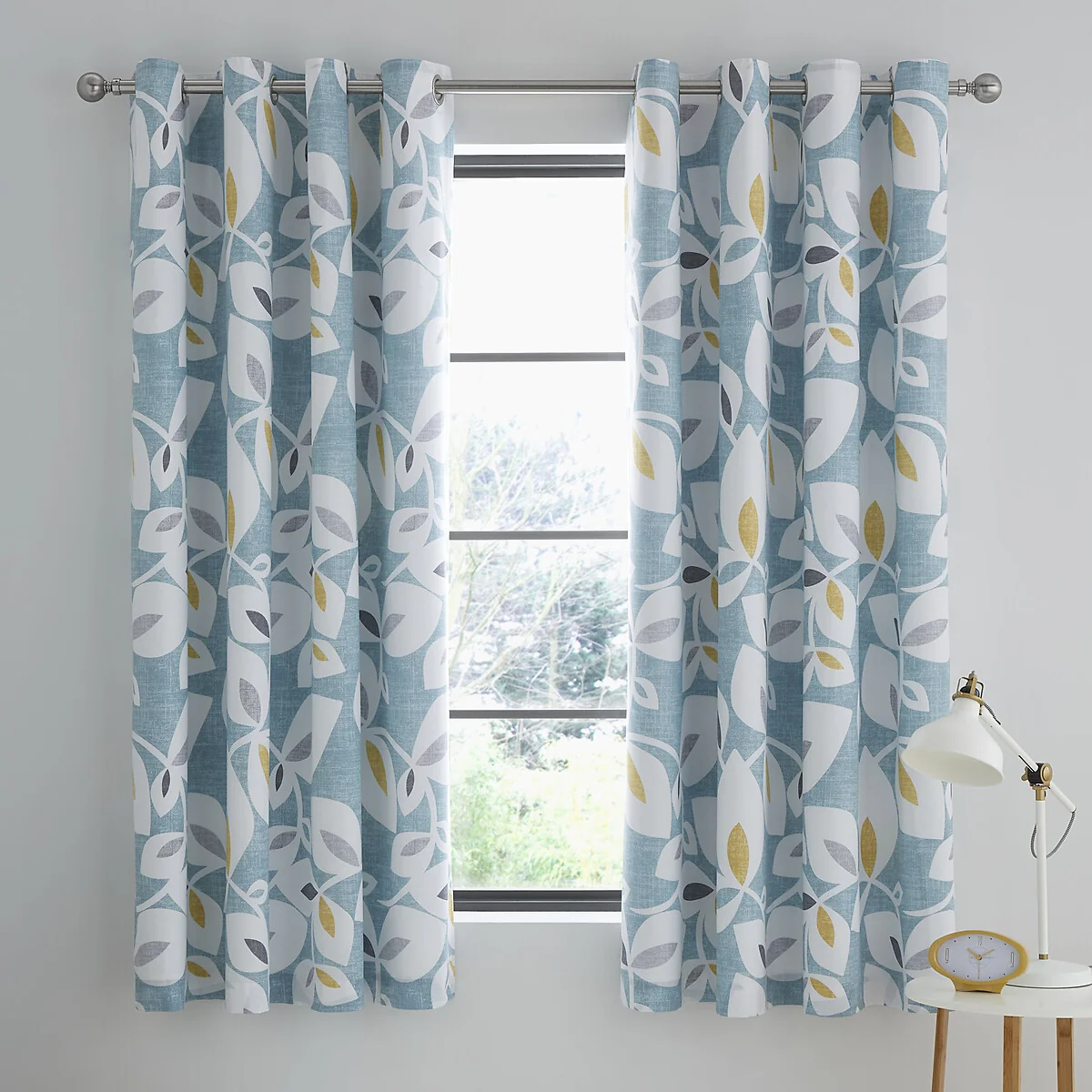 Catherine Lansfield Inga Leaf Eyelet Curtains – image 2