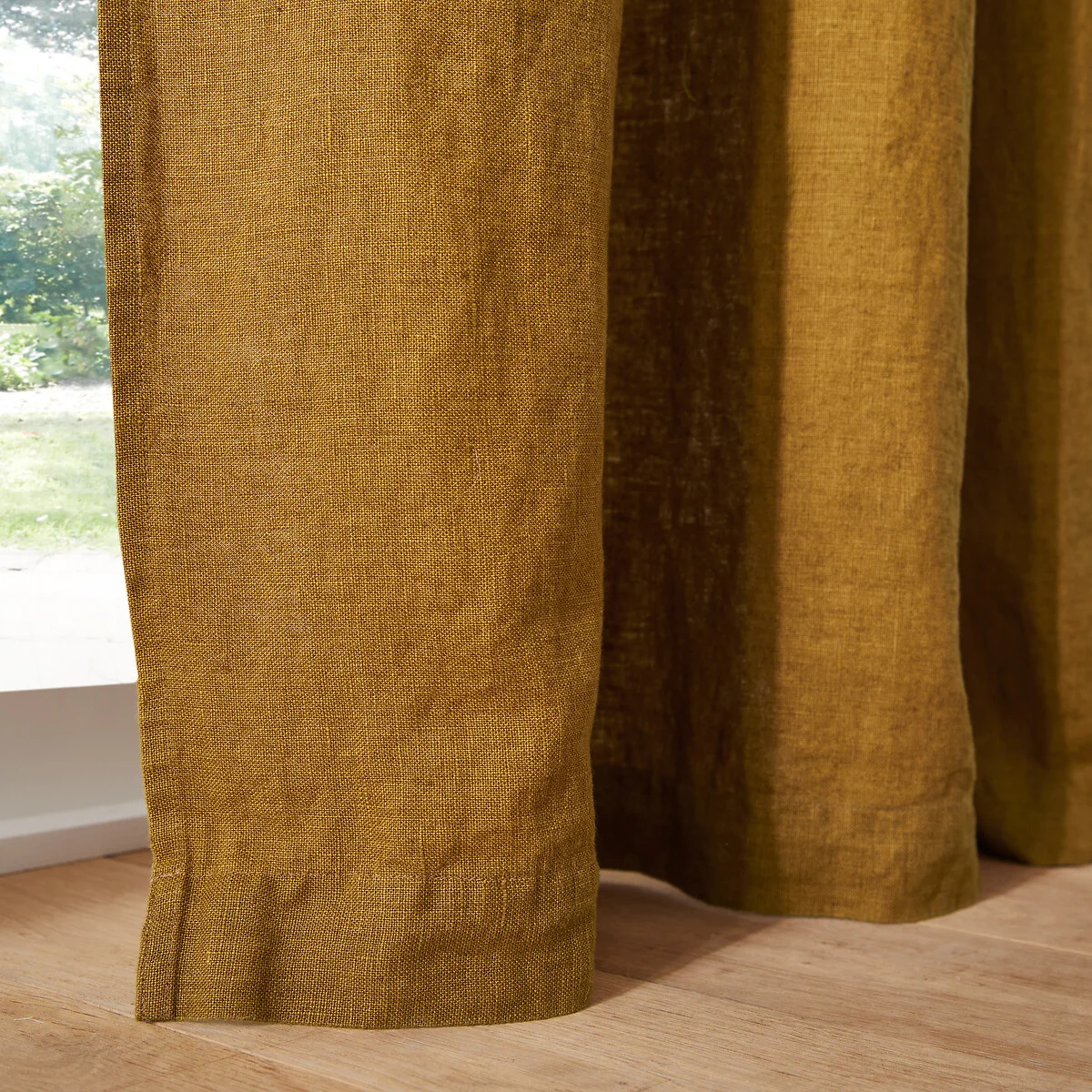 Elba Linen Curtain with Eyelets – image 3