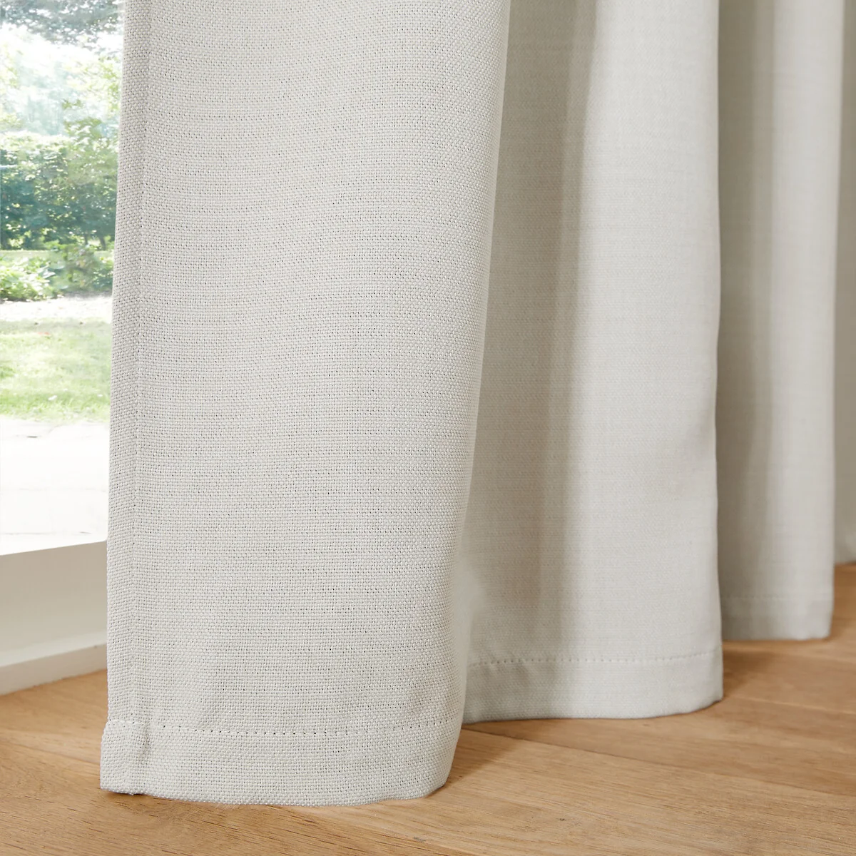 Exurie Curtain – image 4