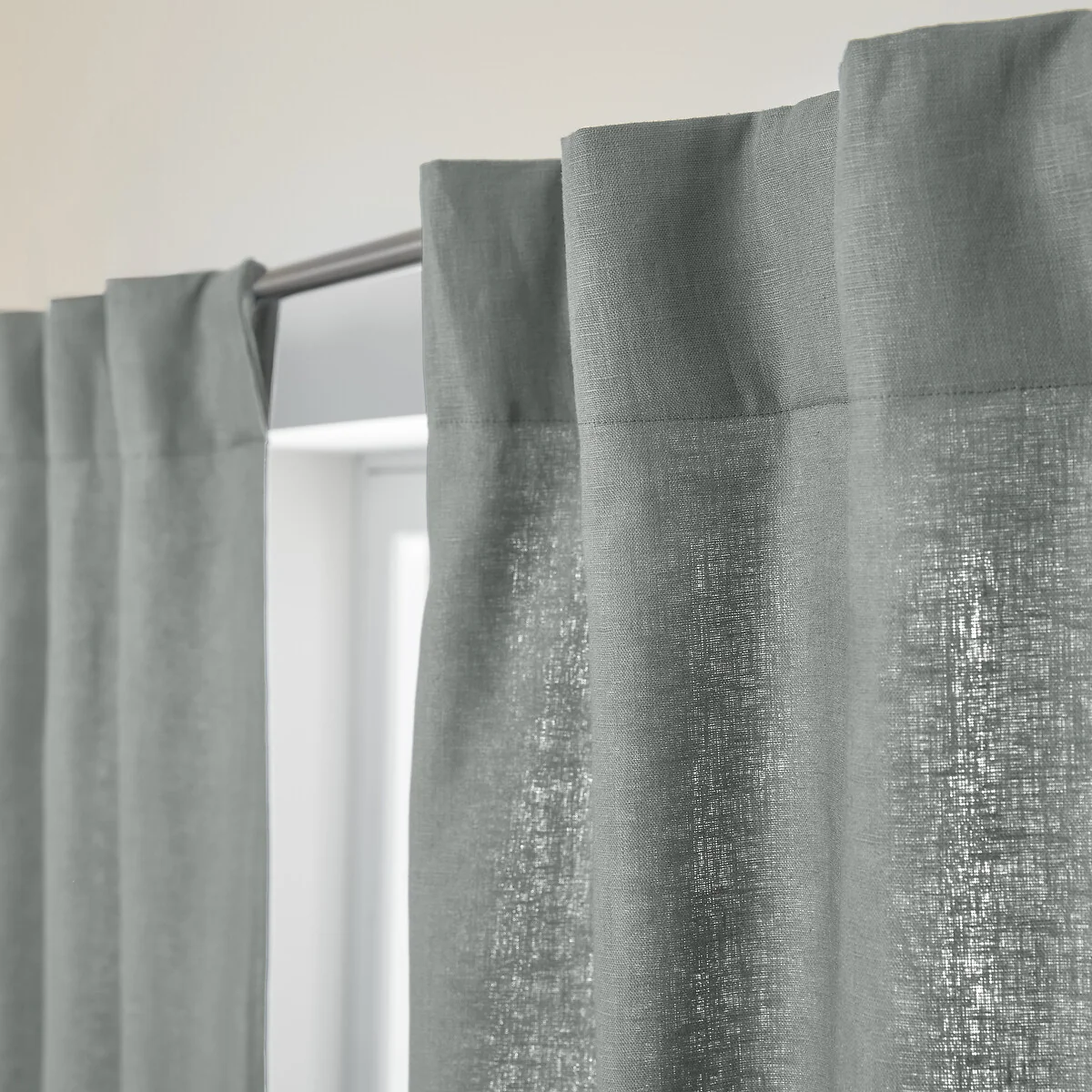 Private Curtain in Lined Washed Linen with Concealed Tabs – image 4