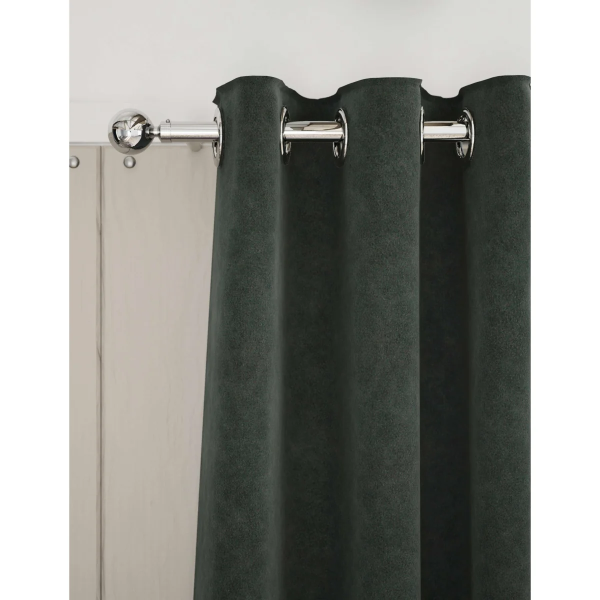M&S Velvet Eyelet Curtains Green – image 2