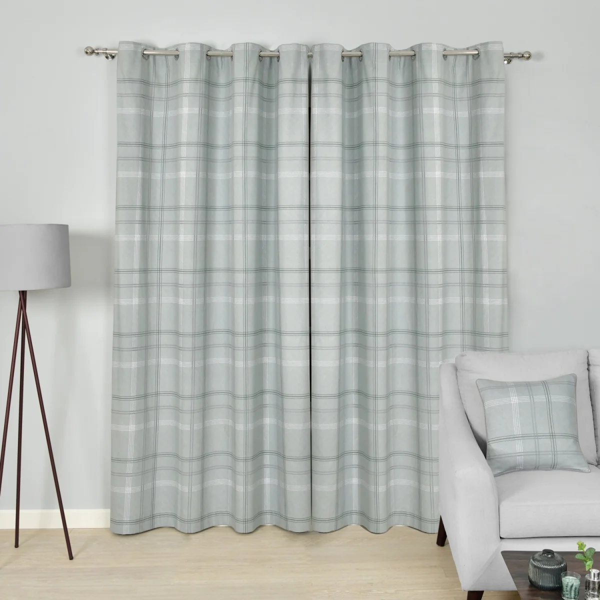 Printed Check Eyelet Thermal Curtains - 2 Panels - Green – image 2
