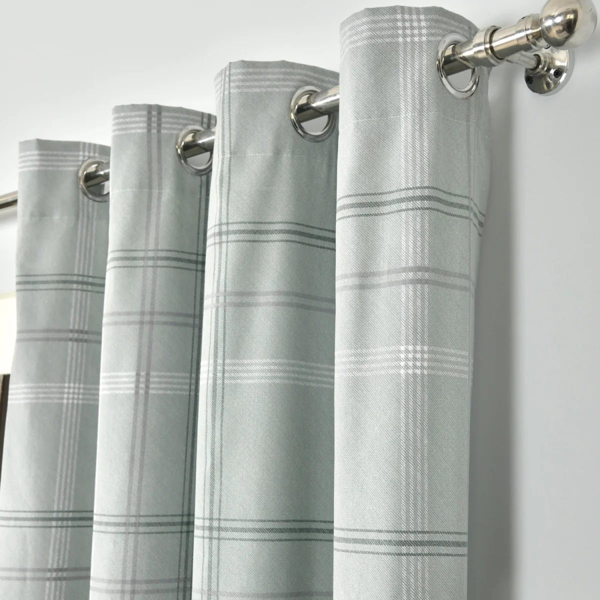 Printed Check Eyelet Thermal Curtains - 2 Panels - Green – image 3