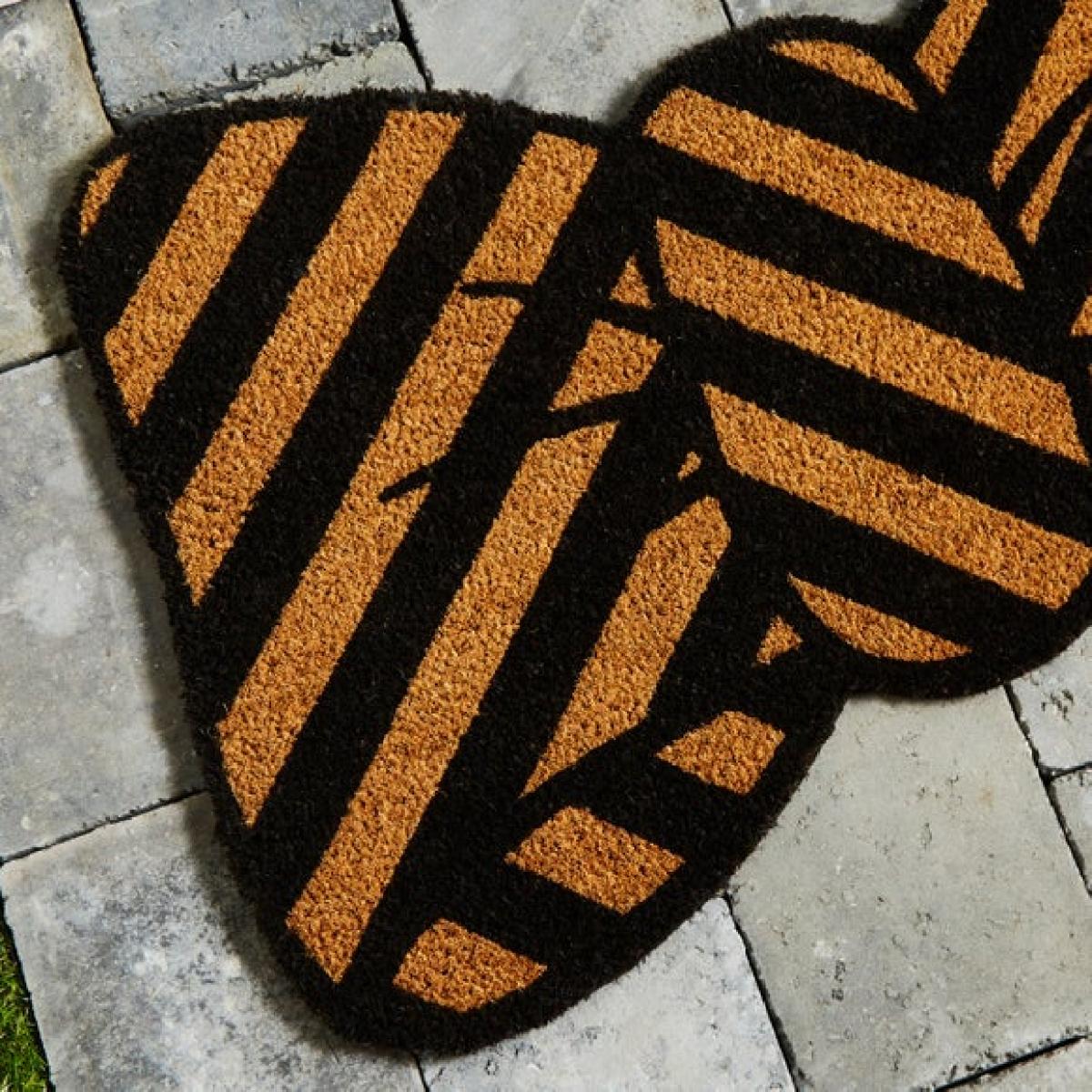 Bow Shaped Stripe Coir Outdoor Doormat – image 1