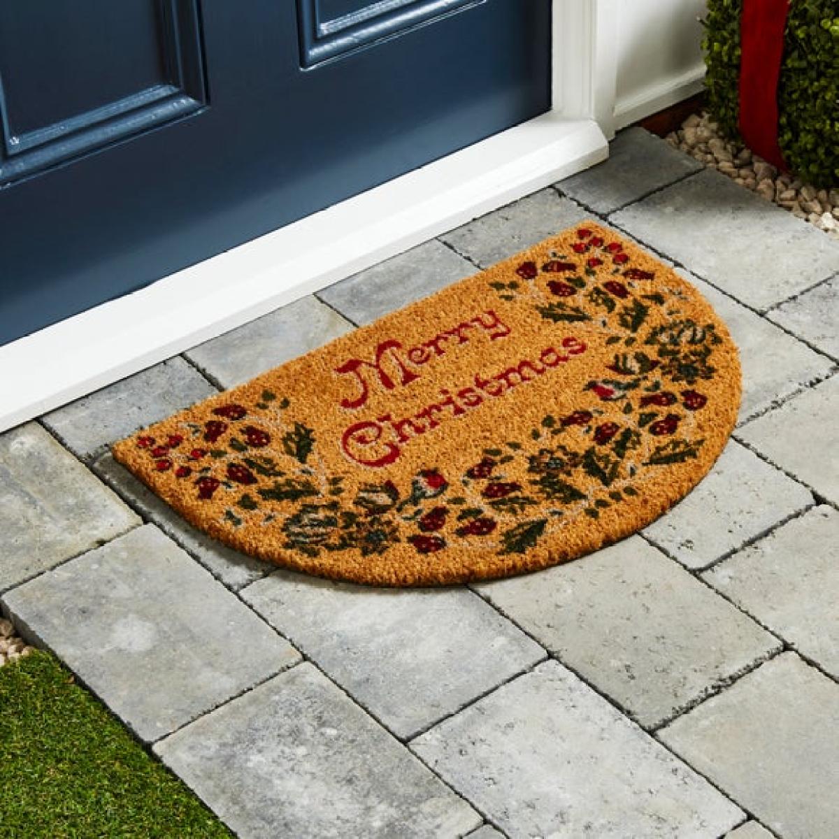 Merry Christmas Half Moon Coir Outdoor Doormat – image 1