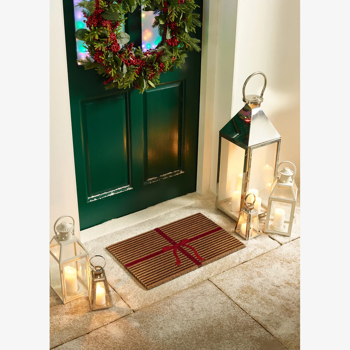 Christmas Gift Wrapped Coir Doormat – image 1