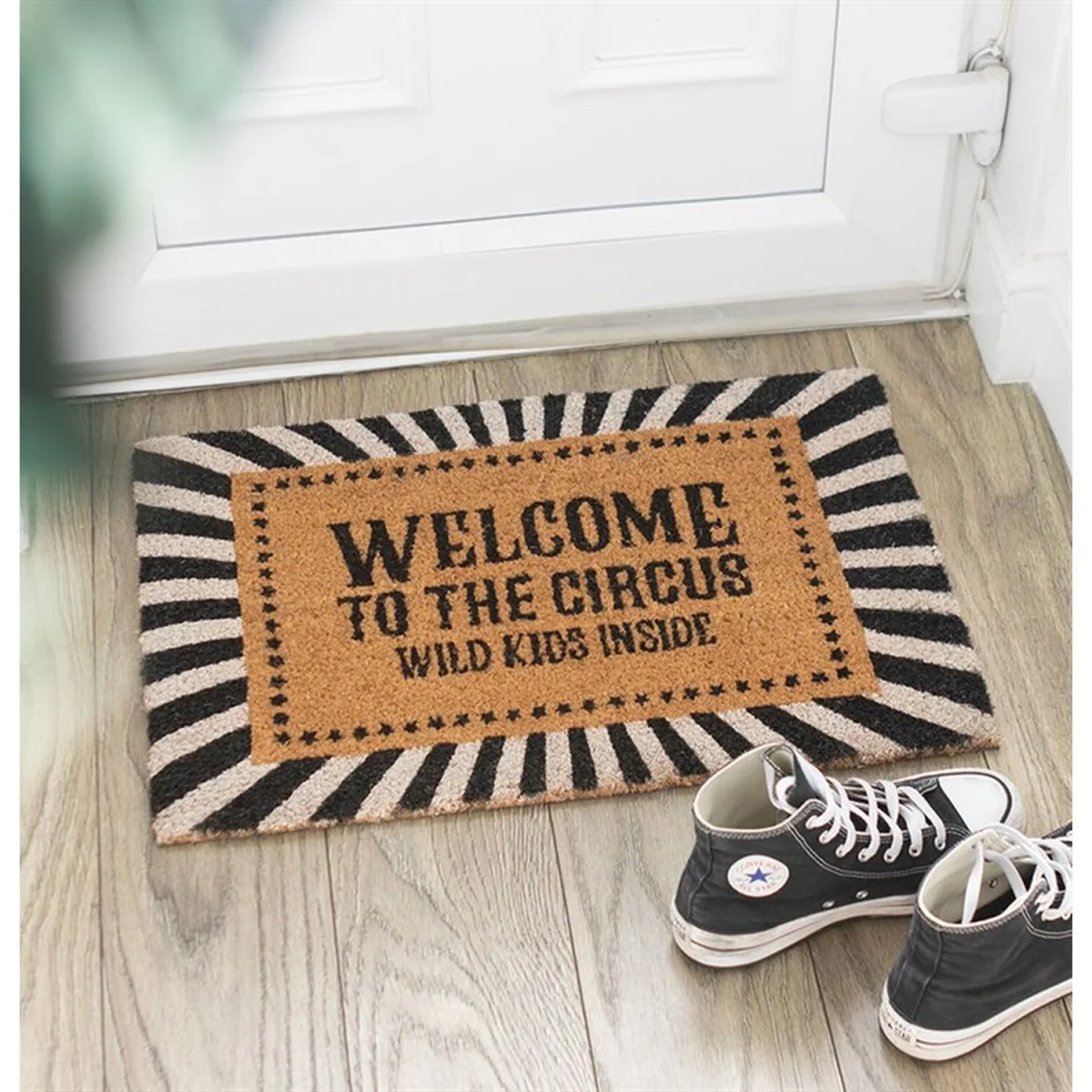 Vintage-Style Welcome to the Circus Doormat - Brown – image 2