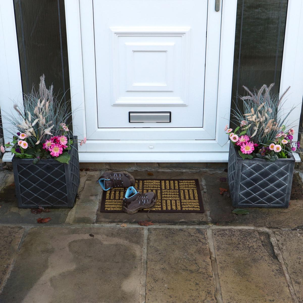 JVL Alba Woven Tuffscrape Doormat, 40x60cm, Squares - Black/Brown – image 7