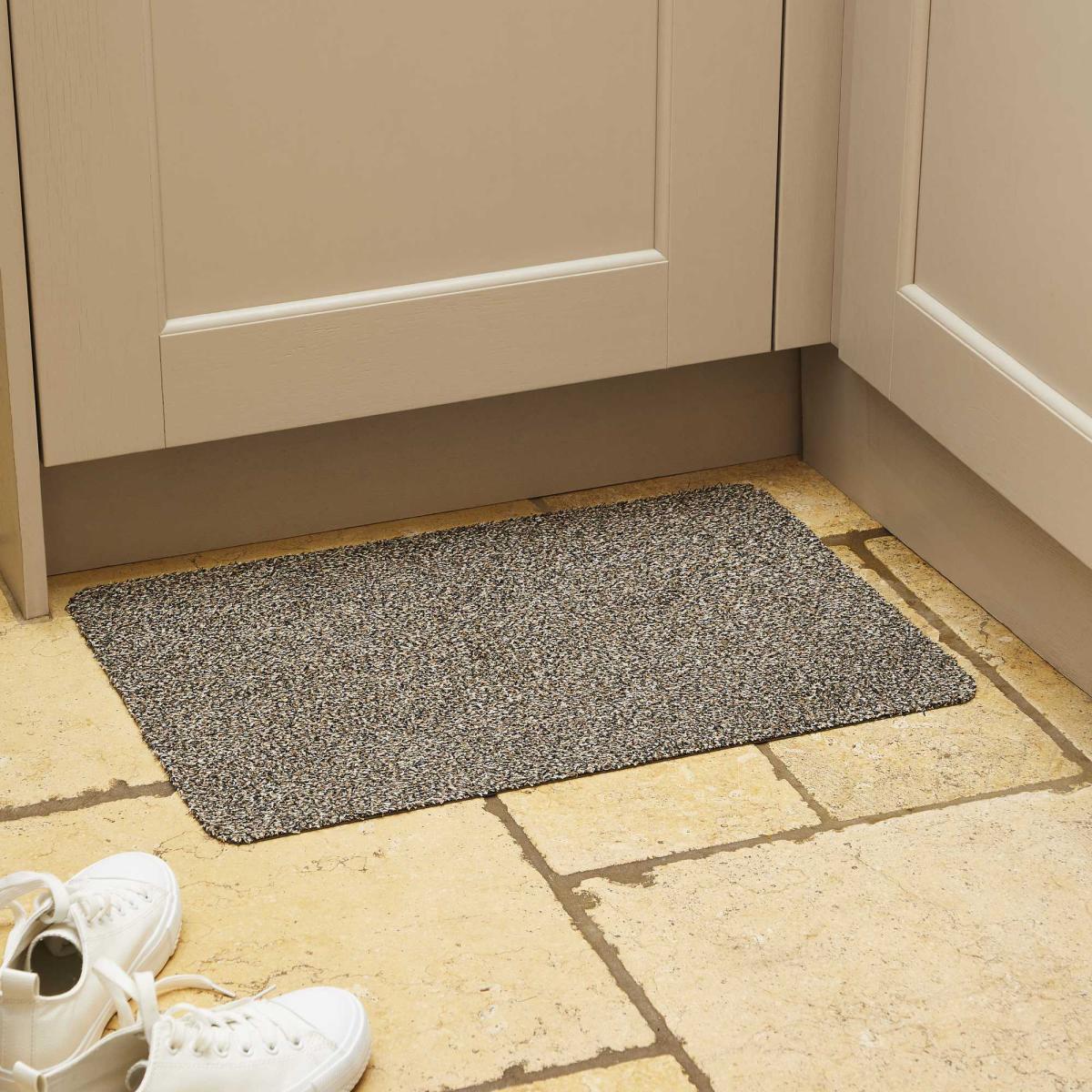 Washable Cotton-Rich Doormat in Granite Grey 40x60cm – image 1