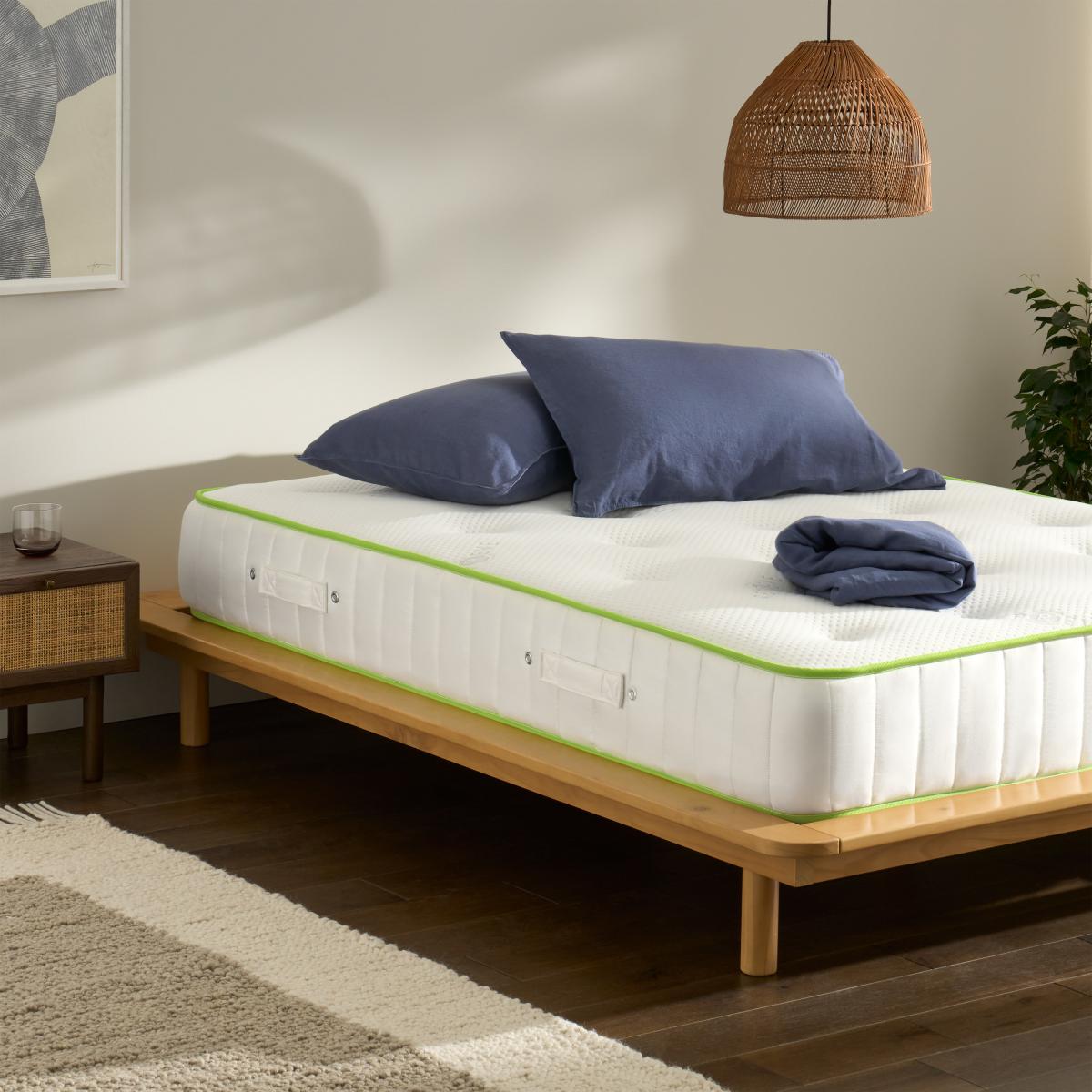 Midori 1000 Pocket King Size Mattress, Medium Firm Tension, REPREVE® Recycled Polyester – image 4