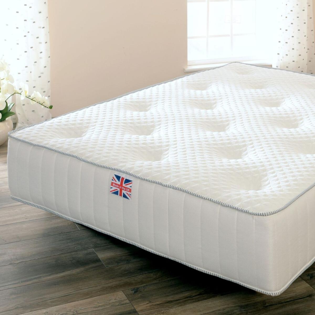 Deep Filled Pocket Sprung And Memory Foam Mattress - White / King