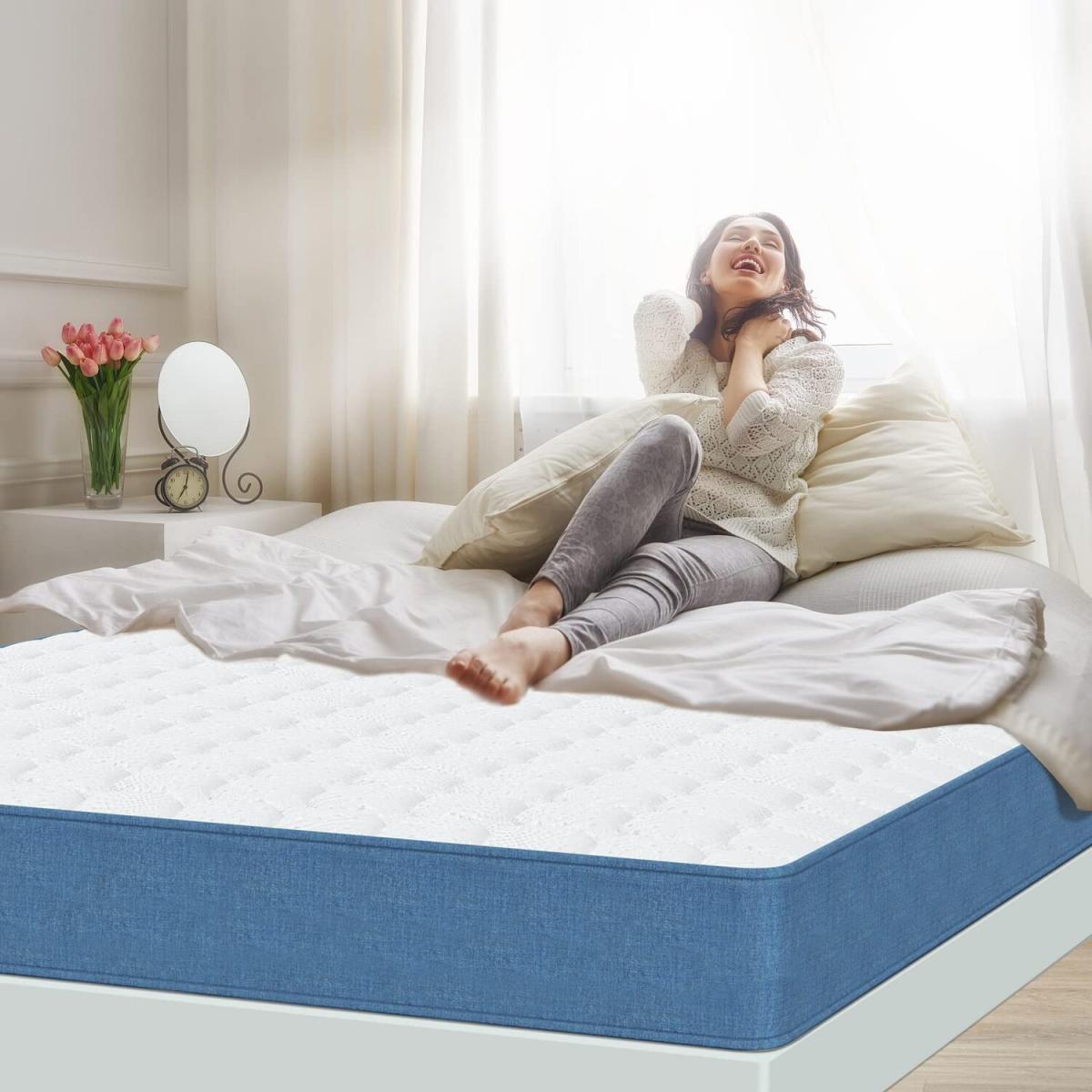 Cooling Gel Memory Foam Mattress - Blue-White / King – image 4