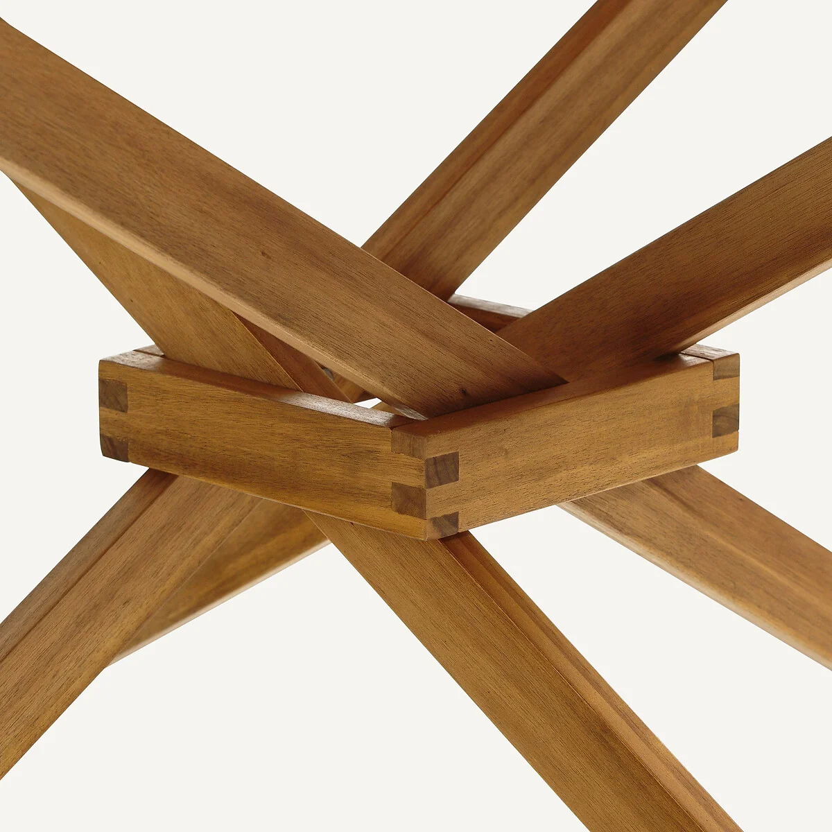 Jakta Round Acacia Garden Table – image 5