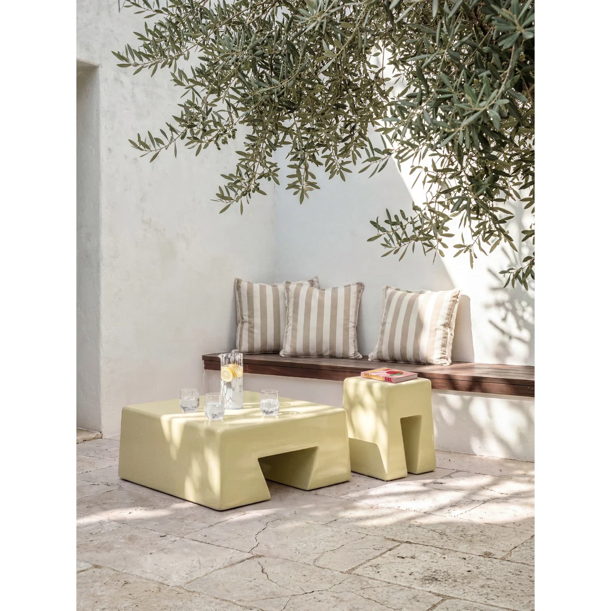 In- & Outdoor Side Table Caja, W 33 cm – image 5