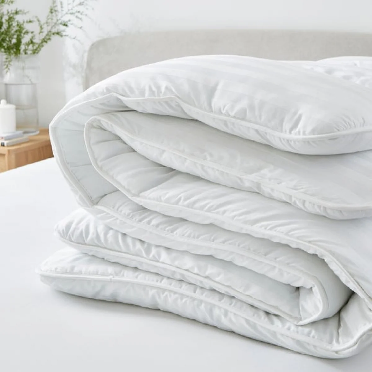Hotel Luxury Cotton 10.5 Tog Duvet White – image 3