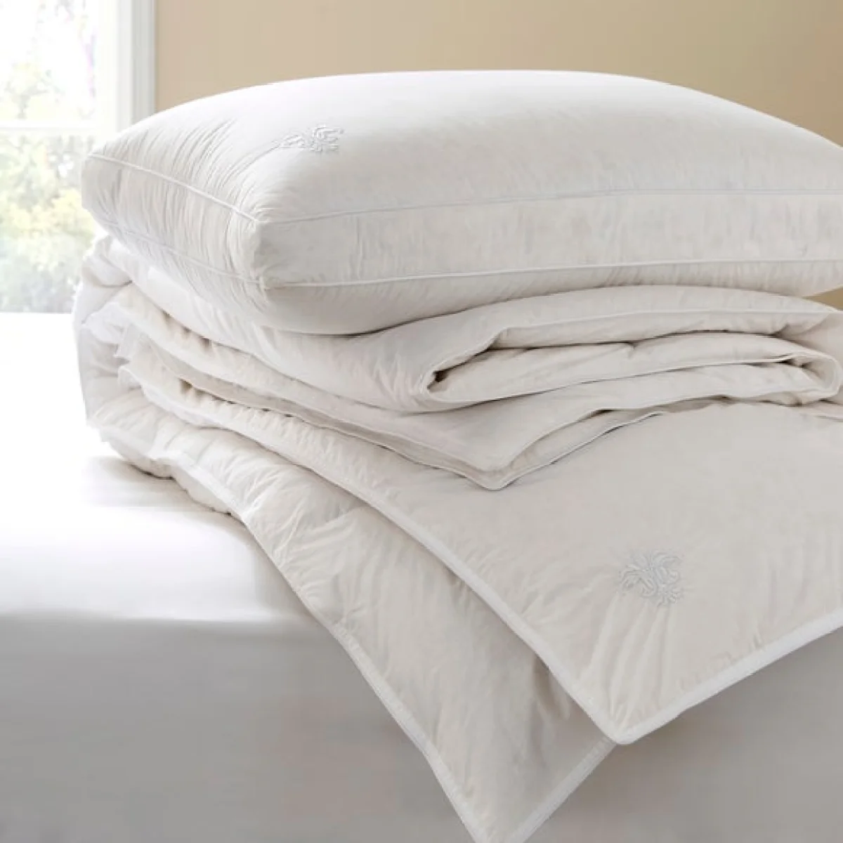 Dorma European Duck Down 13.5 Tog Duvet – image 4