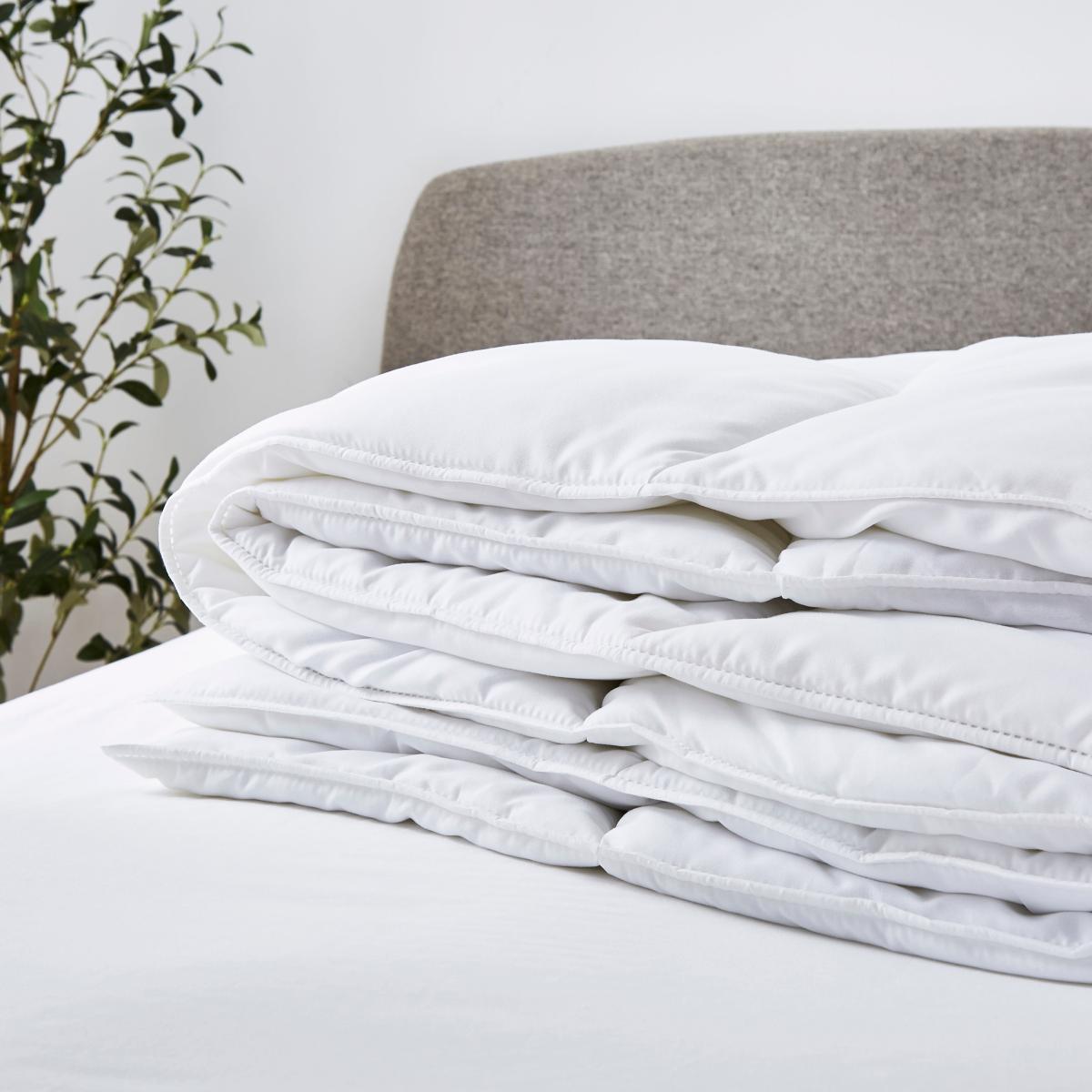 Fogarty Temperature Balance 4.5 Tog Summer Duvet – image 2