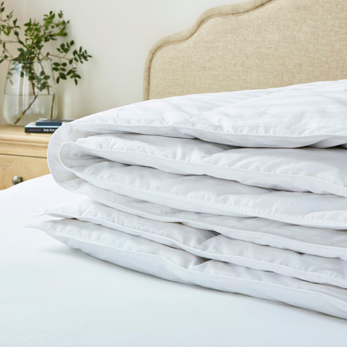 Hotel Luxury Down Rich 7.5 Tog Duvet White – image 2