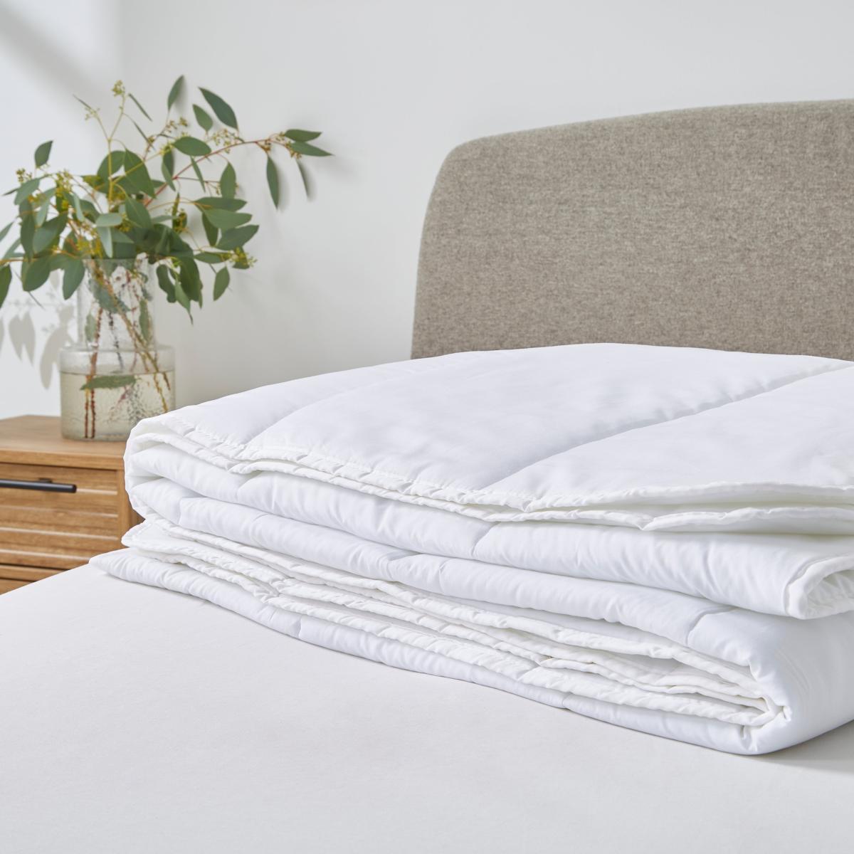 Luxury TENCEL Blend 4.5 Tog Summer Duvet – image 2