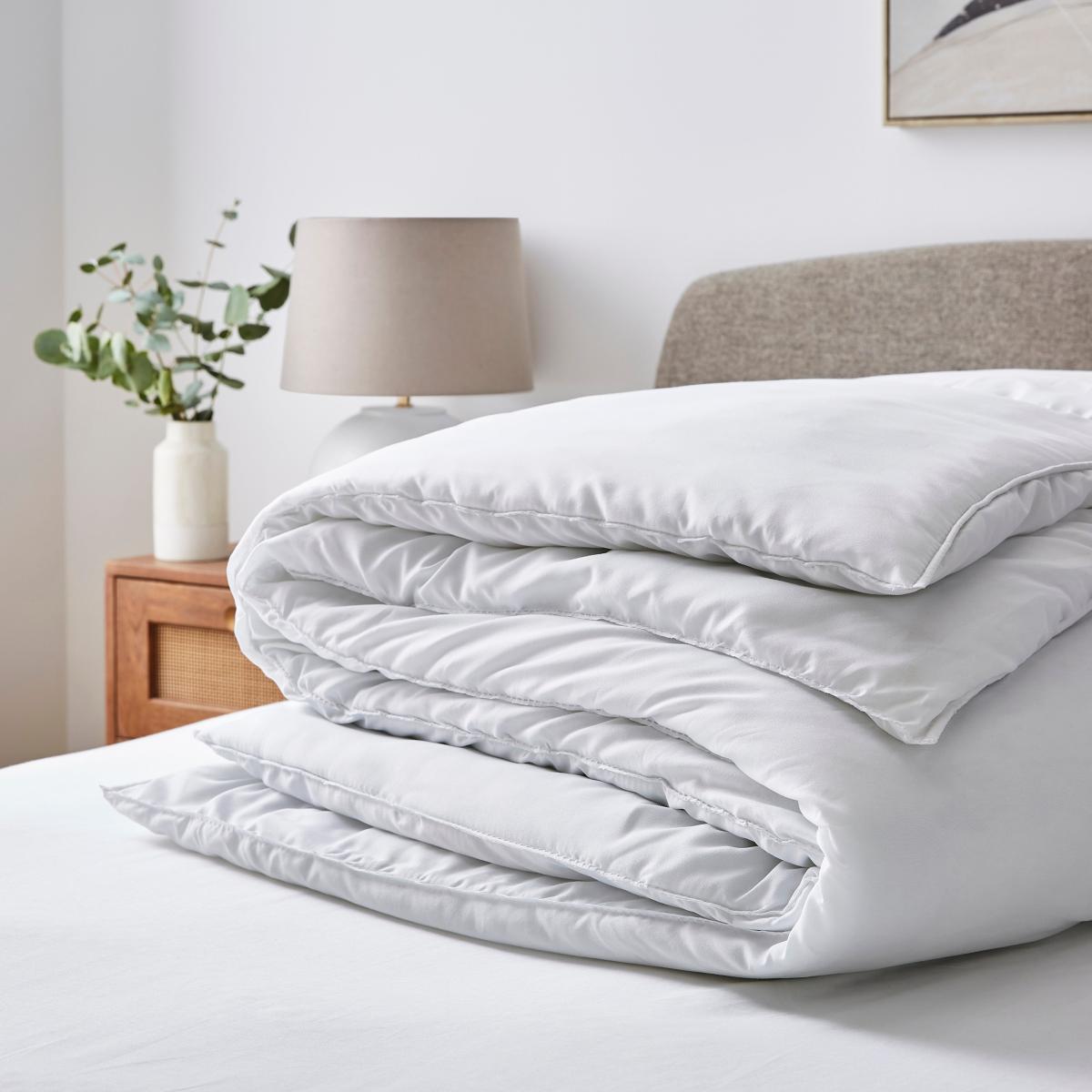 Soft & Cosy 12 Tog Autumn/Winter Duvet – image 2