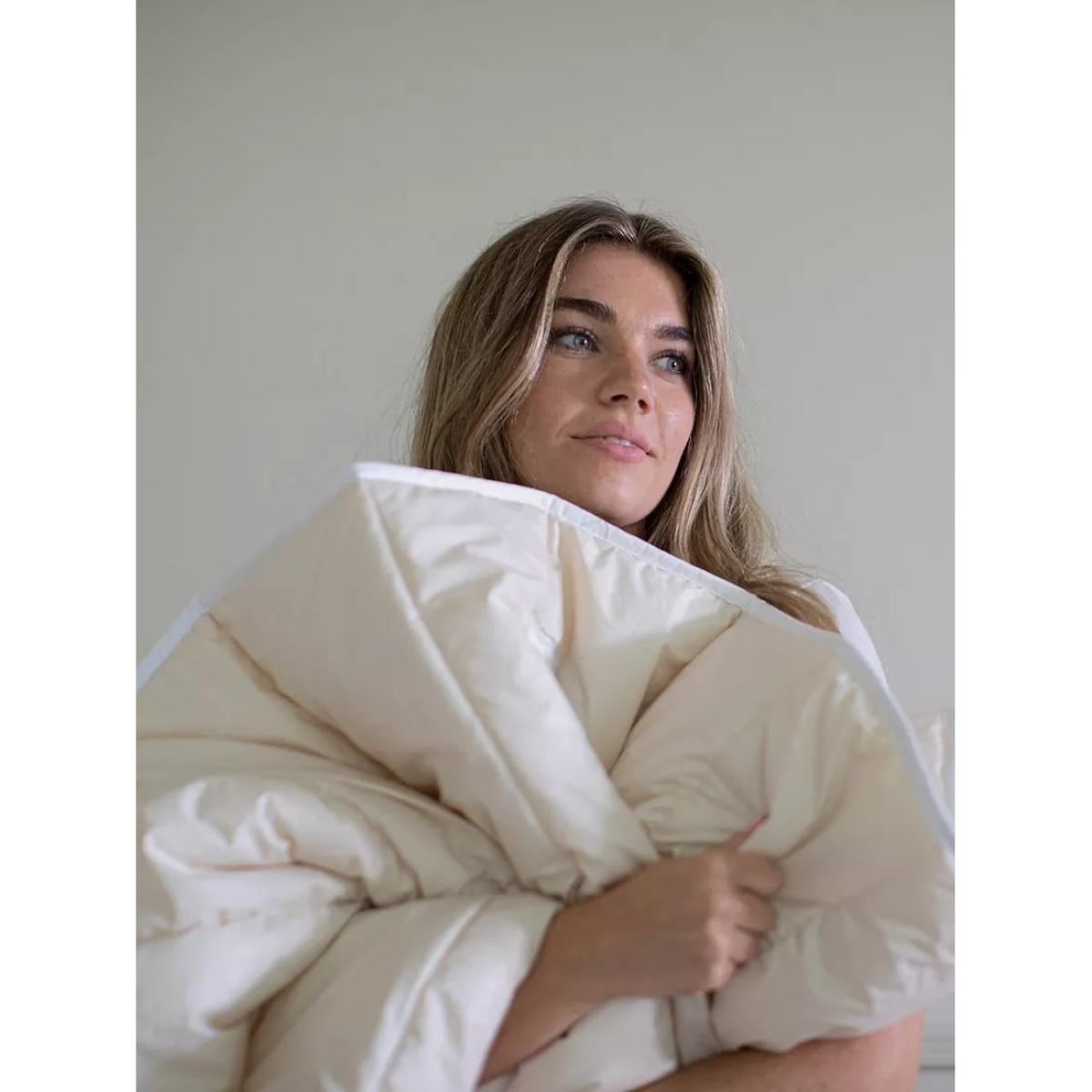 Floks Luxury British Winter Wool Duvet, 13.5 Tog – image 9