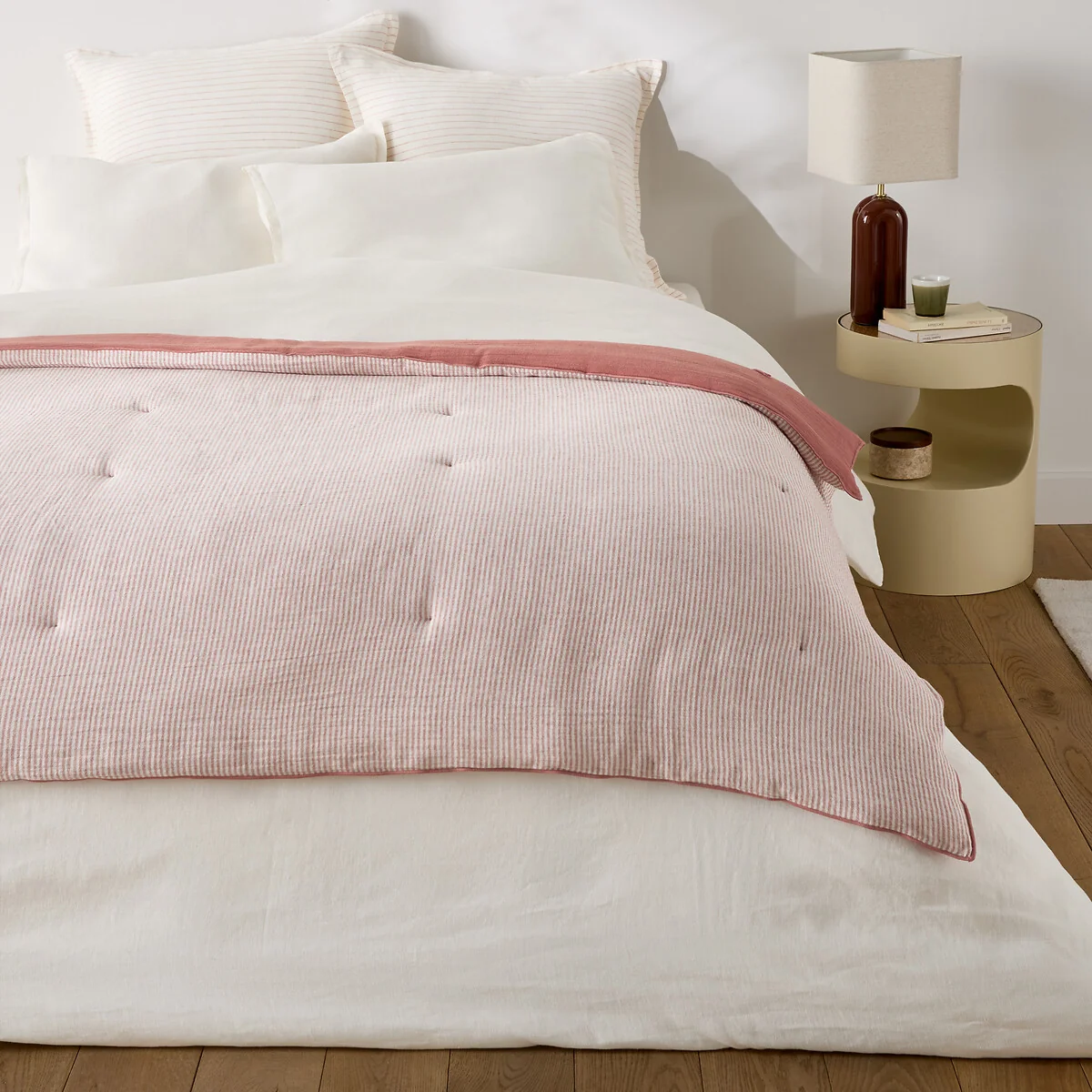 Boisseau Plain/Striped Linen/Cotton Quilted Duvet – image 2