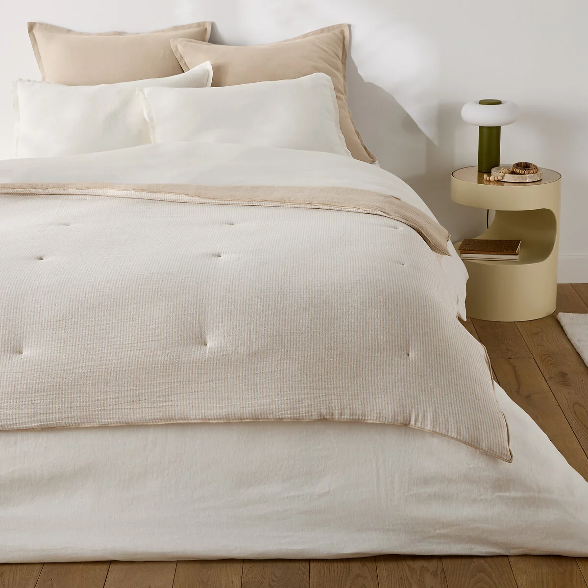 Boisseau Plain/Striped Linen/Cotton Quilted Duvet – image 2