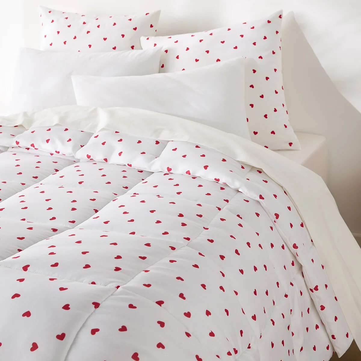 Scacco Heart Print Recycled Microfibre Synthetic Duvet – image 2