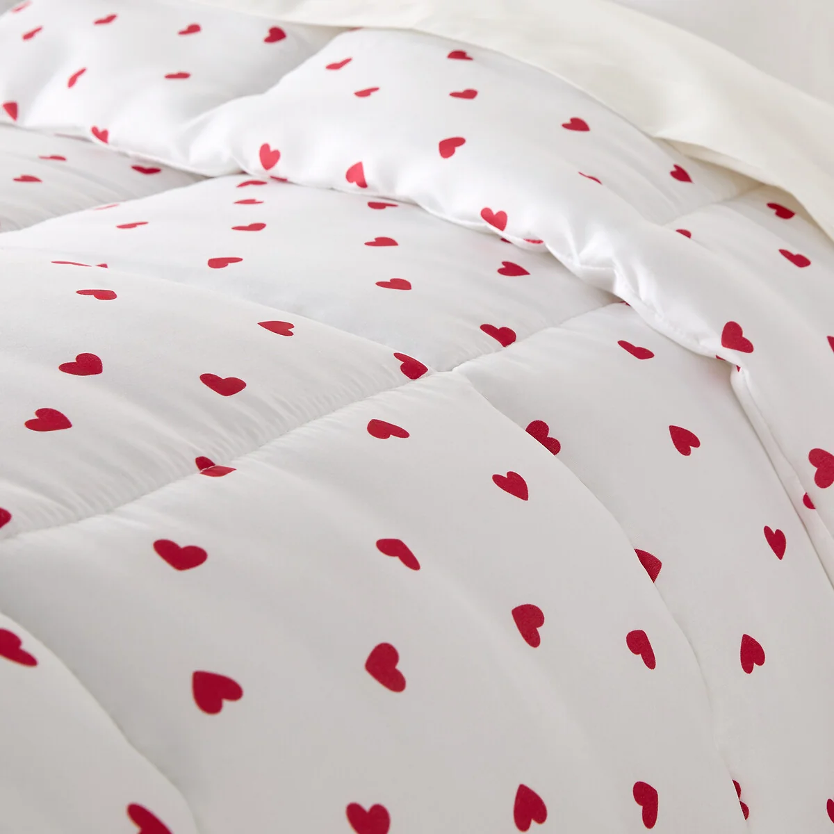 Scacco Heart Print Recycled Microfibre Synthetic Duvet – image 3