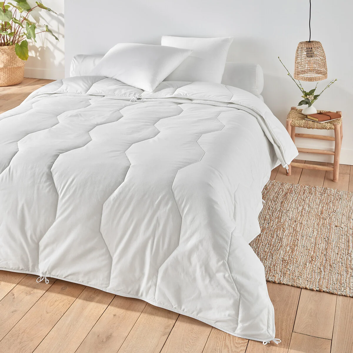 4-Season Duvet, Organic Cotton Cover with Anti-Mite Treatment – image 1