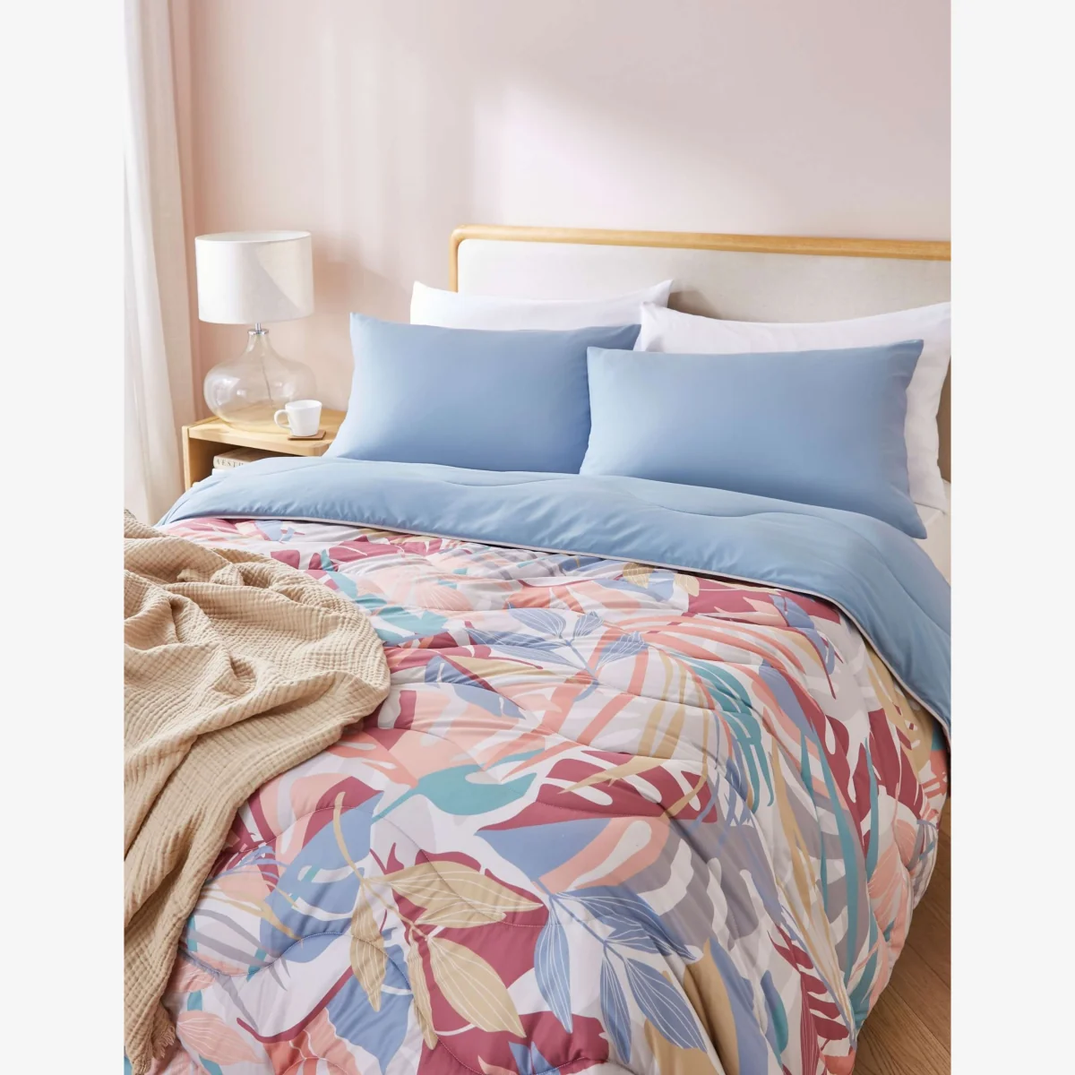 Night Lark Palm Print 10.5 Tog Coverless Duvet & Pillowcase Multi – image 1