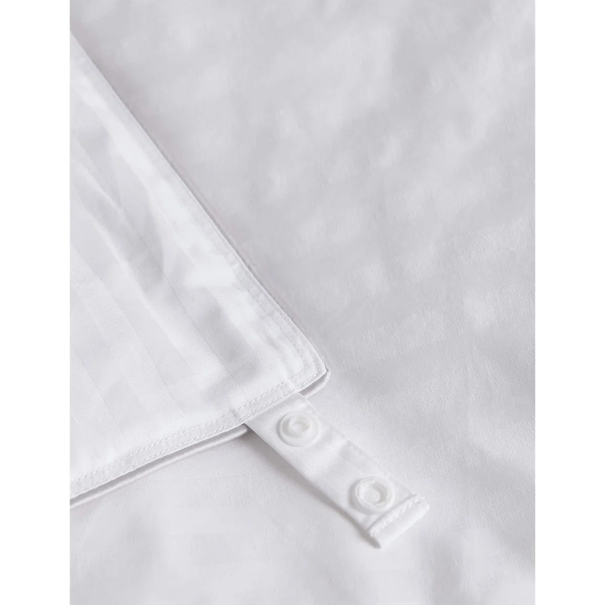 M&S Hungarian Goose Down 7.5 Tog Duvet White – image 3