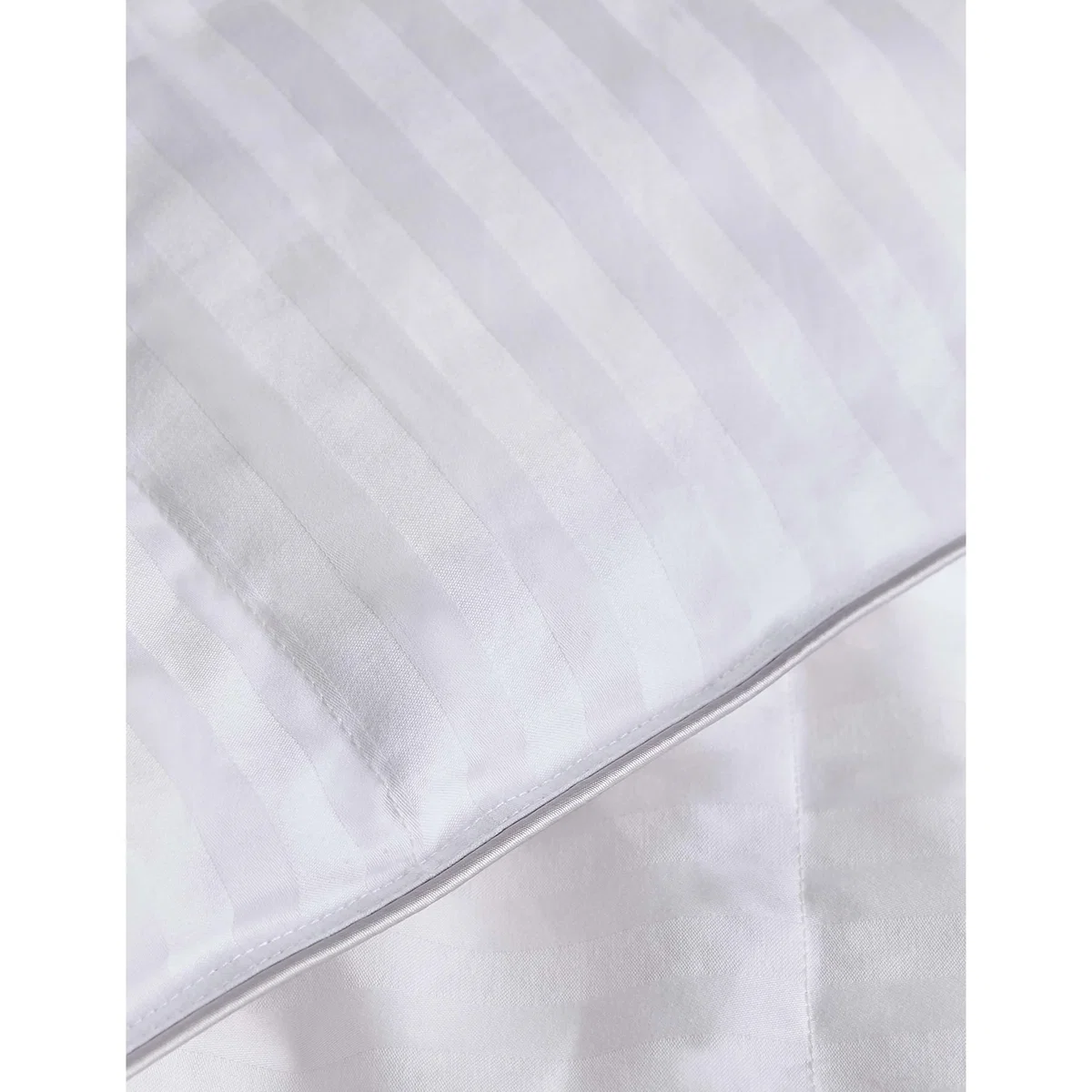 M&S Hungarian Goose Down 7.5 Tog Duvet White – image 4
