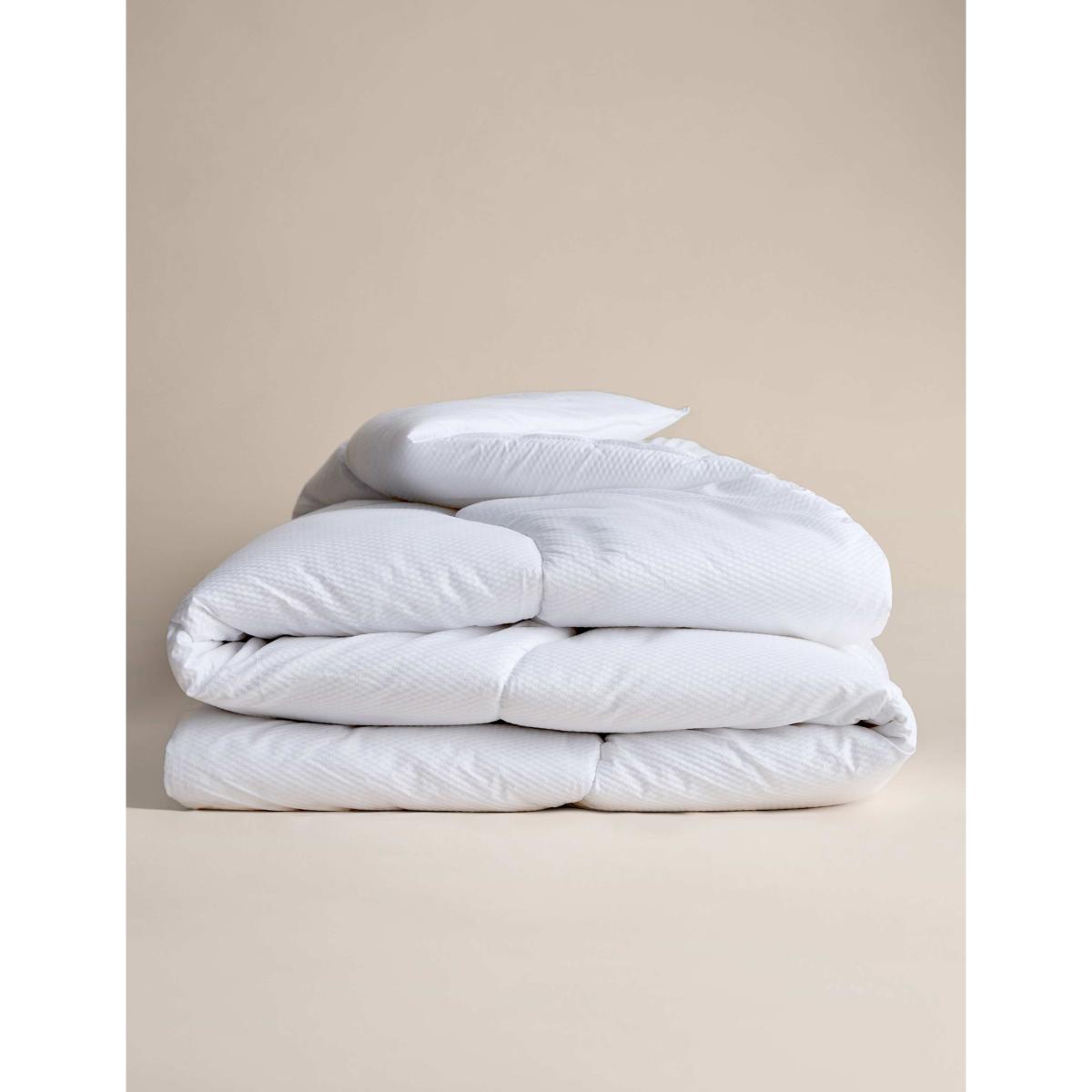 M&S Guest Essentials 10.5 Tog Duvet White – image 2