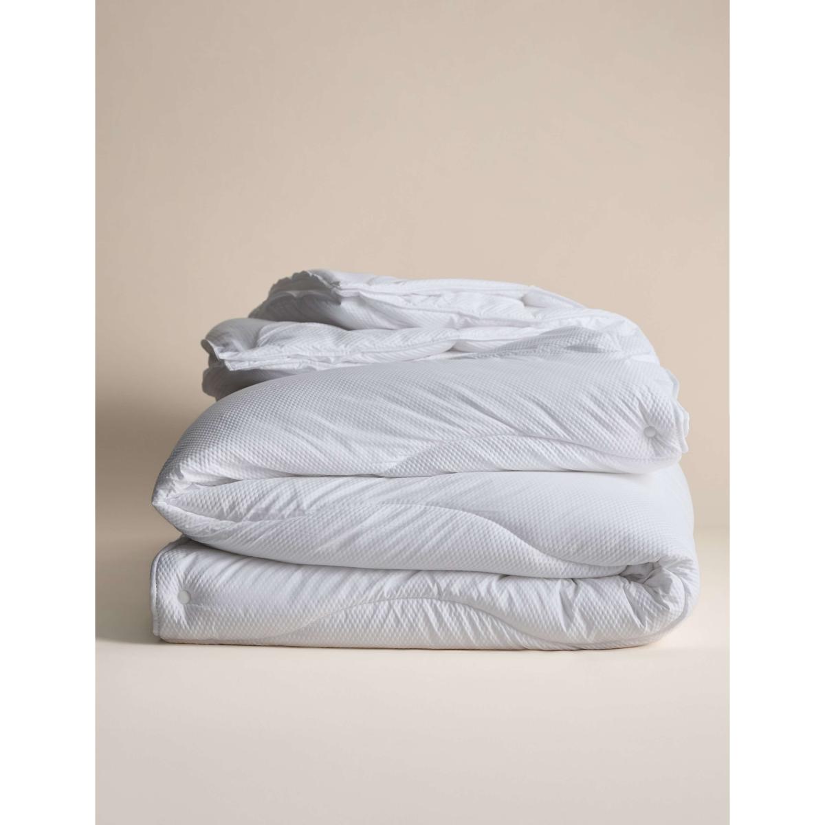 M&S Guest Essentials 18 Tog All Seasons 3-in-1 Duvet White – image 2