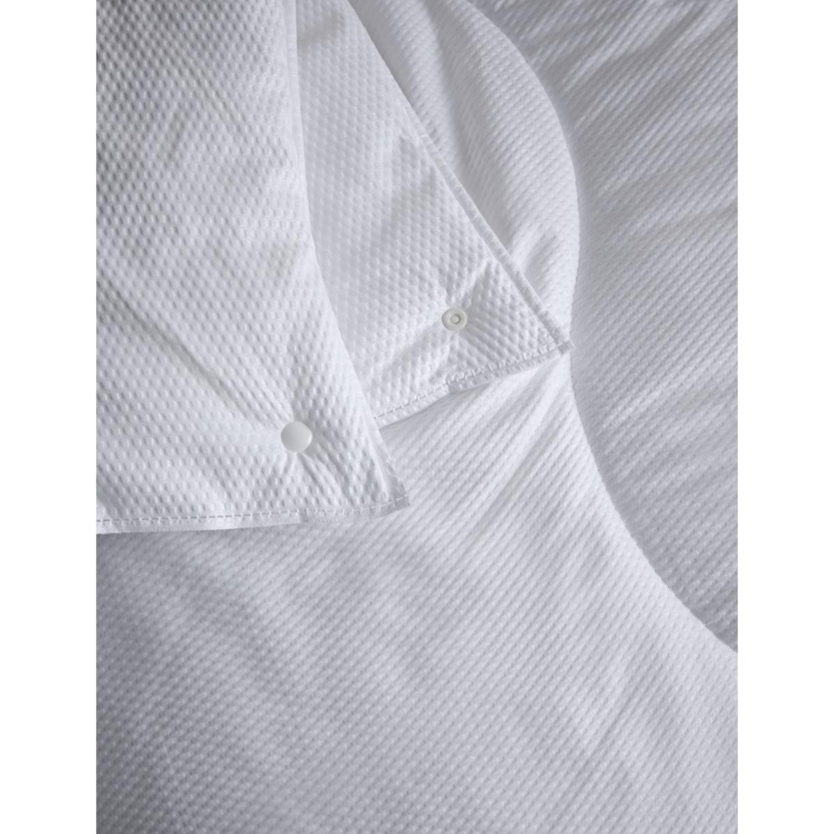 M&S Guest Essentials 18 Tog All Seasons 3-in-1 Duvet White – image 3