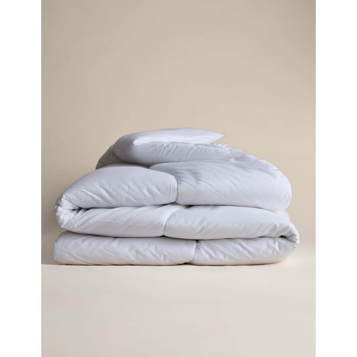 M&S Guest Essentials 15 Tog Duvet White – image 2