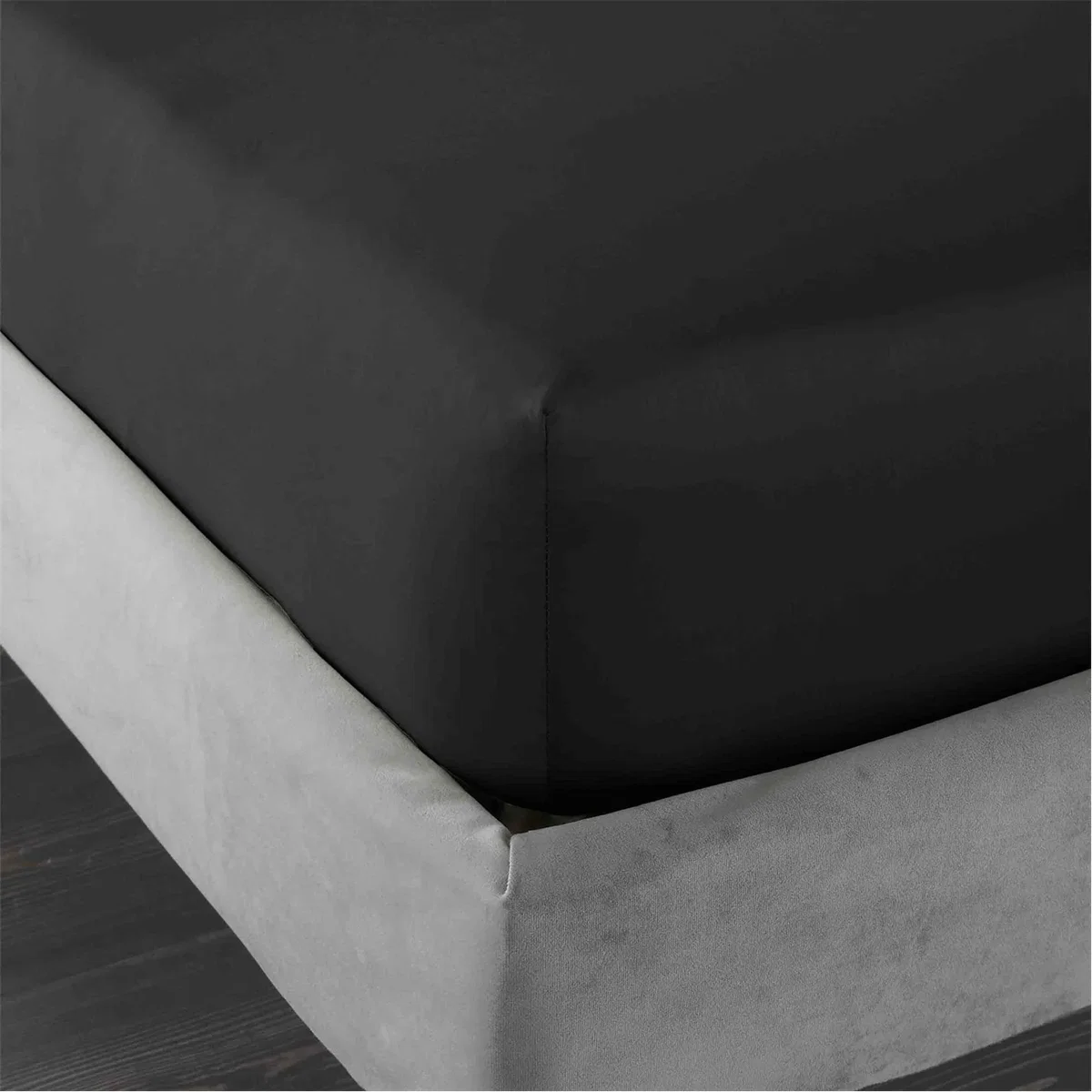 400 Thread Count Cotton Sateen Fitted Sheet - Black – image 2