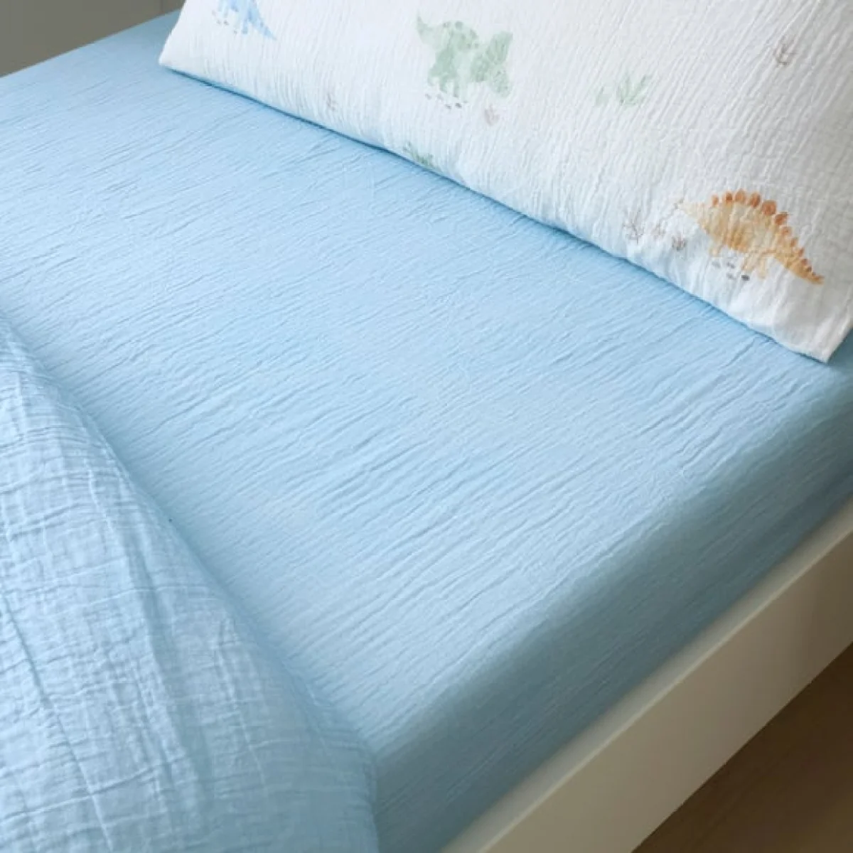 Set of 2 Dinosaur Cotton Muslin Fitted Sheets – image 2