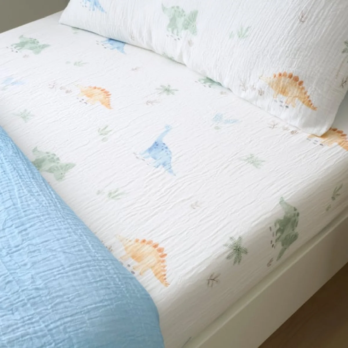 Set of 2 Dinosaur Cotton Muslin Fitted Sheets – image 1