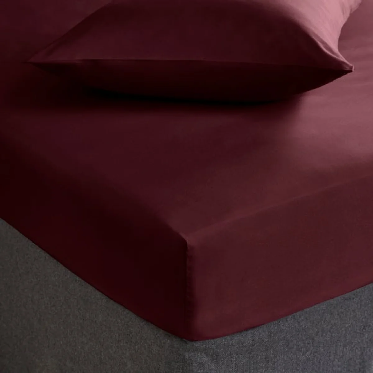 Fogarty Soft Touch Fitted Sheet – image 1