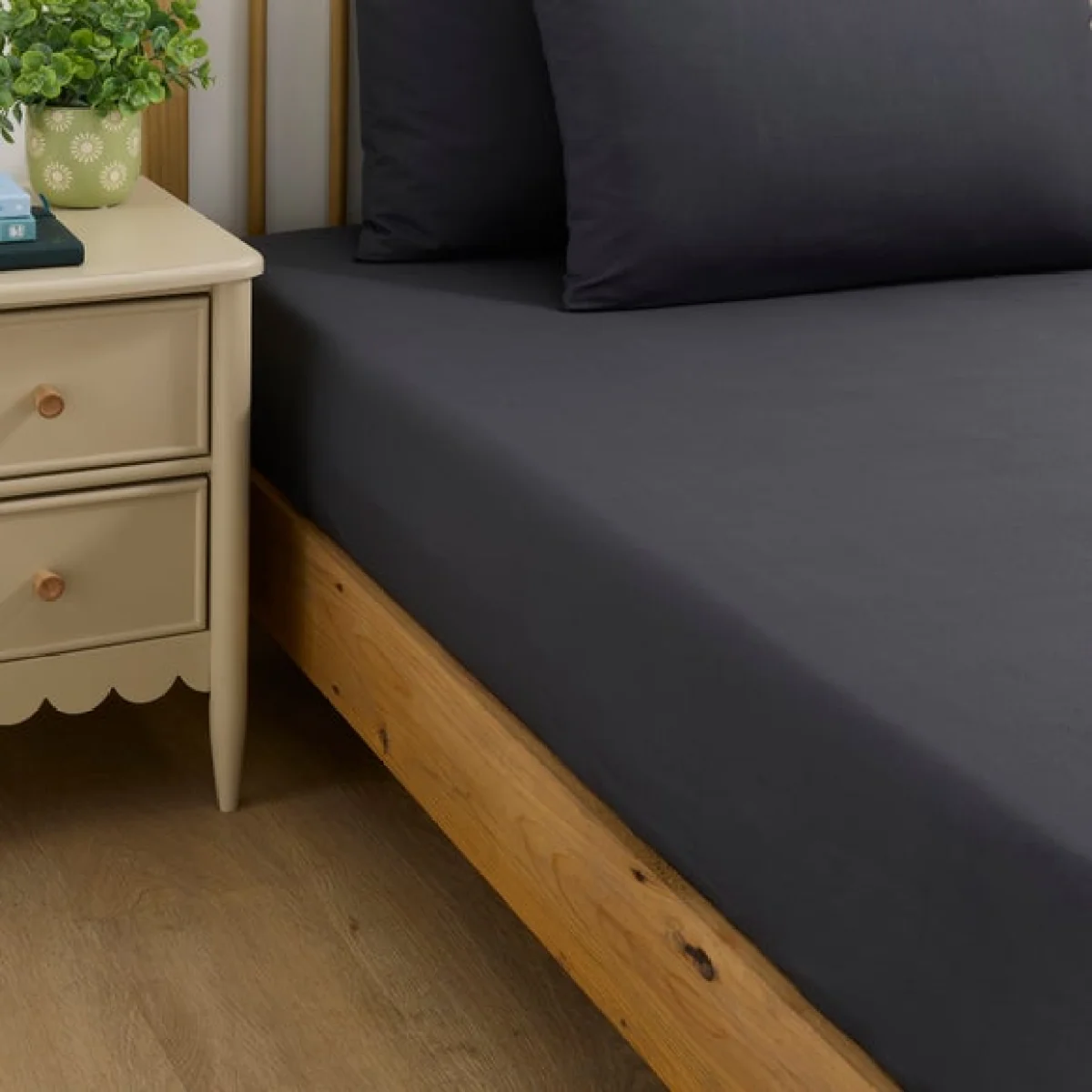 Super Soft Fitted Sheet – image 1