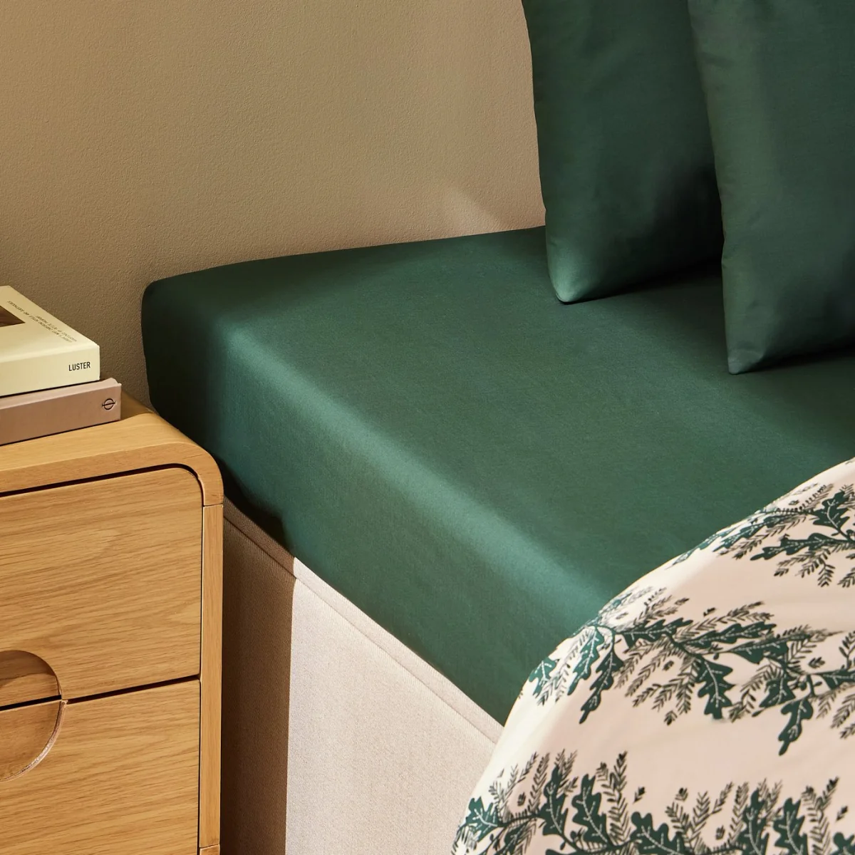 Habitat Cotton 200 TC Plain Forest Green Fitted Sheet - King size – image 2