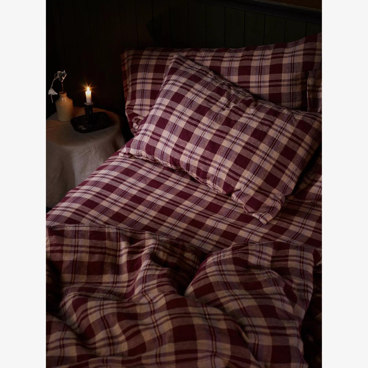 Piglet in Bed Plaid Linen Fitted Sheets