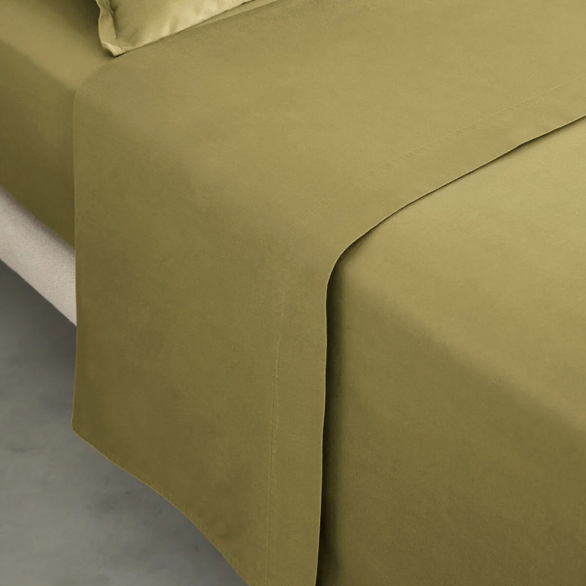 Saria Washed Cotton Sateen Flat Sheet – image 3
