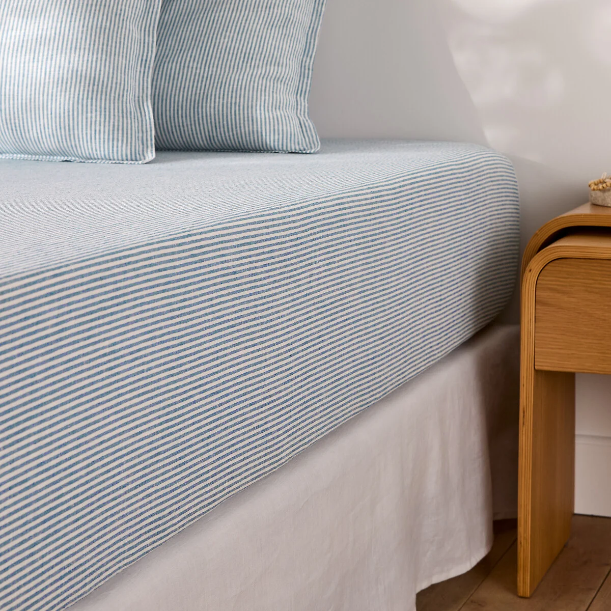 Limona Striped Washed Linen Fitted Sheet with 30cm Flap – image 1