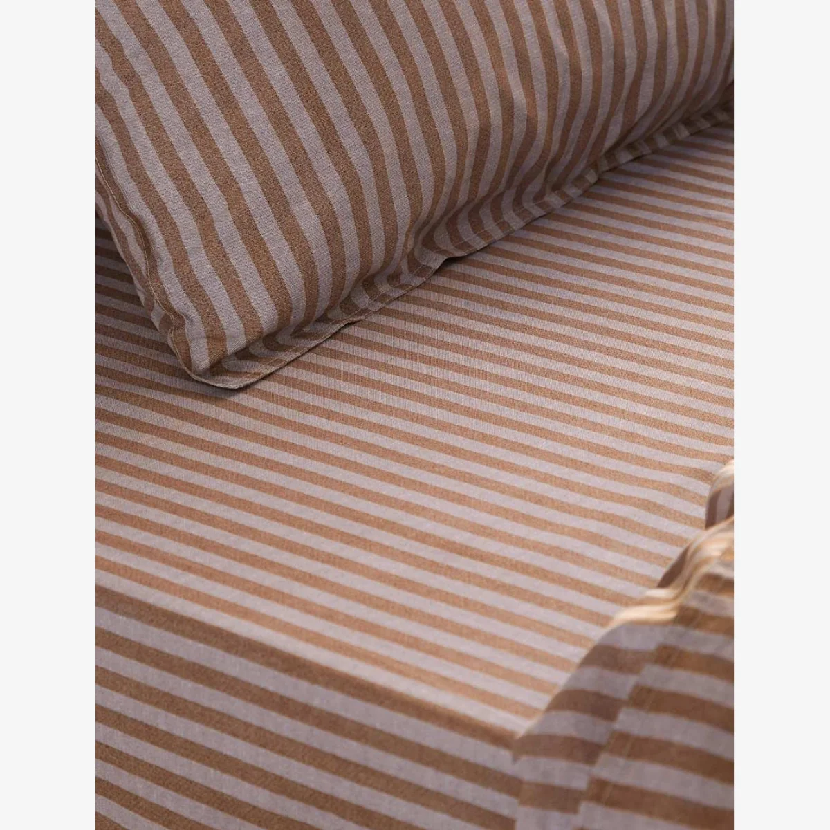 YARD Pure Cotton Marlow Striped Fitted Sheet Blue Mix – image 1
