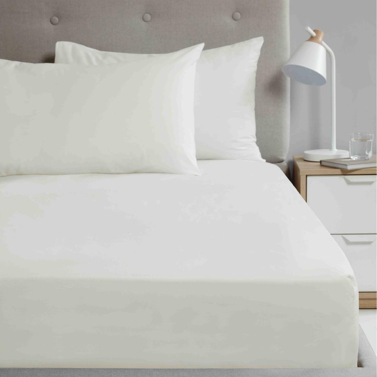 So Soft Microfibre 180 Thread Ultra Soft Polyster Fitted Sheet - Cream / Single